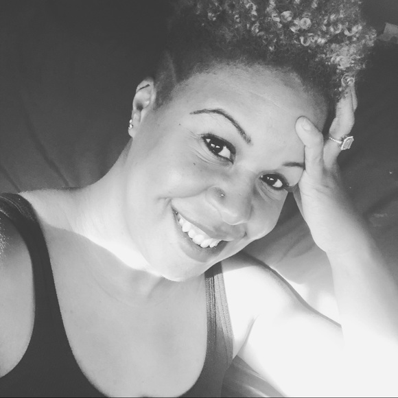 Meet your Posher, Felecia - Picture 1 of 1